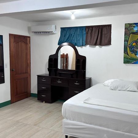 The Wave Hostel Corn Island Brig Bay ภายนอก รูปภาพ