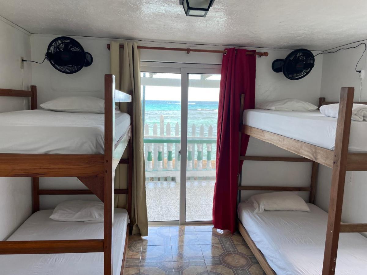 The Wave Hostel Corn Island Brig Bay ภายนอก รูปภาพ