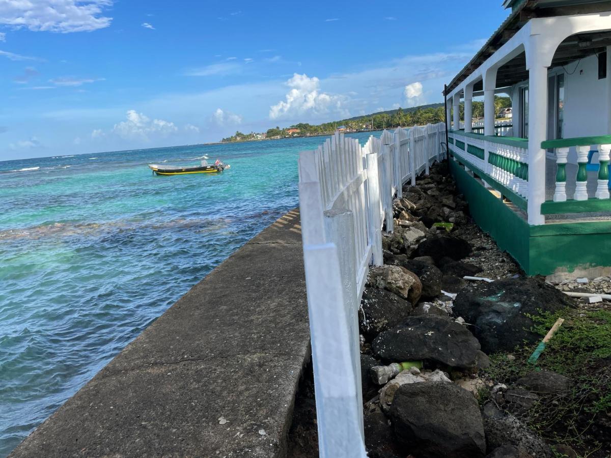 The Wave Hostel Corn Island Brig Bay ภายนอก รูปภาพ