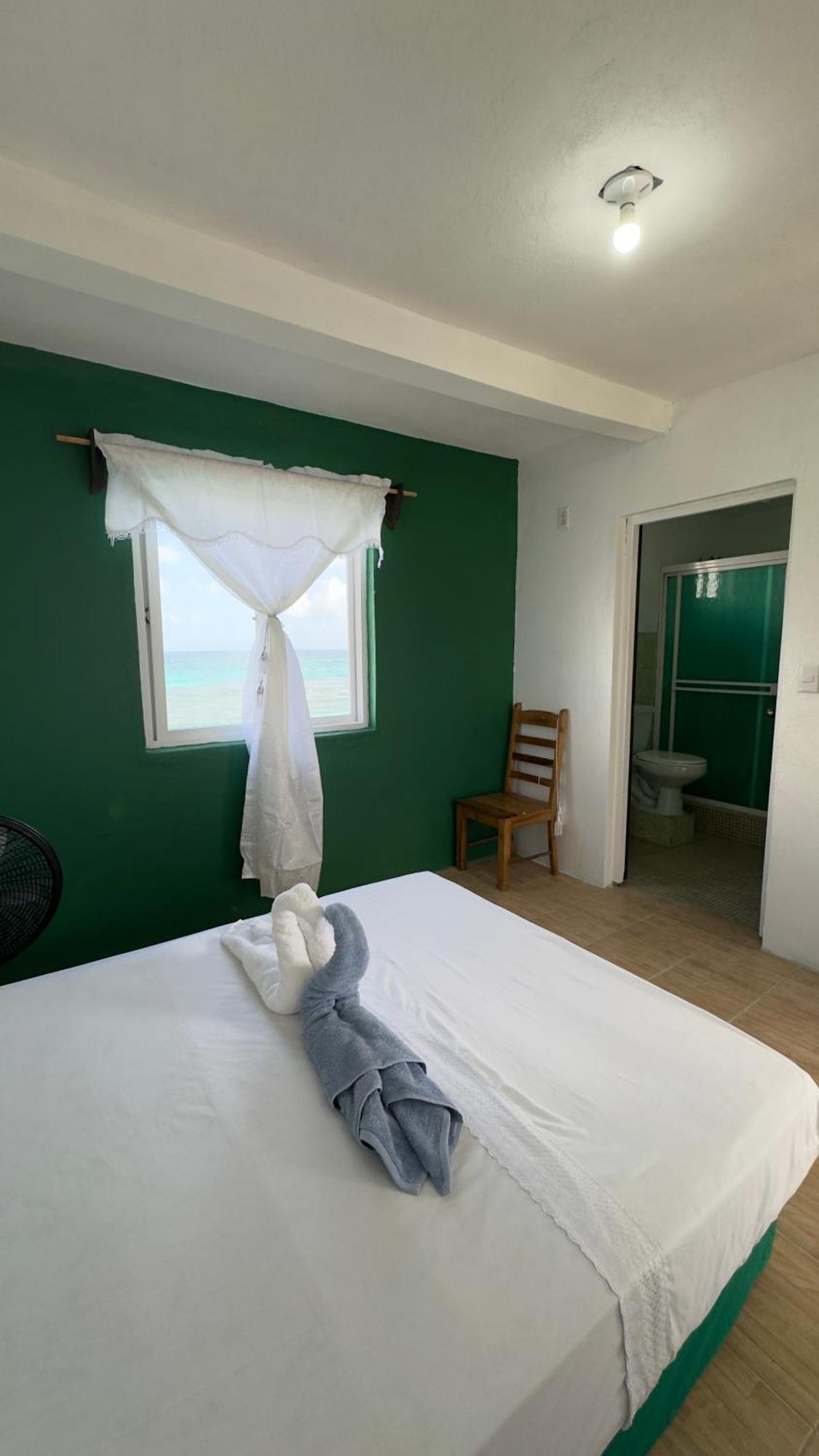 The Wave Hostel Corn Island Brig Bay ภายนอก รูปภาพ